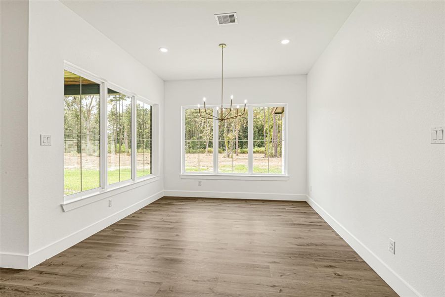 Spacious, unfurnished interior of a new home in , Conroe (Image 13).