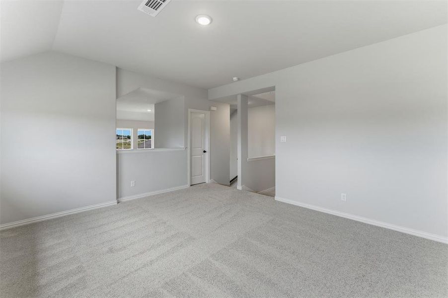 Spacious, unfurnished interior of a new home in Cedar Ridge Estates, Anna (Image 28).
