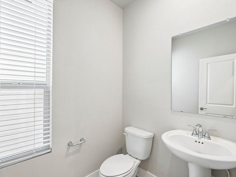 Furnished interior view inside a new home in Oak Ridge Park, Corinth (Image 11).