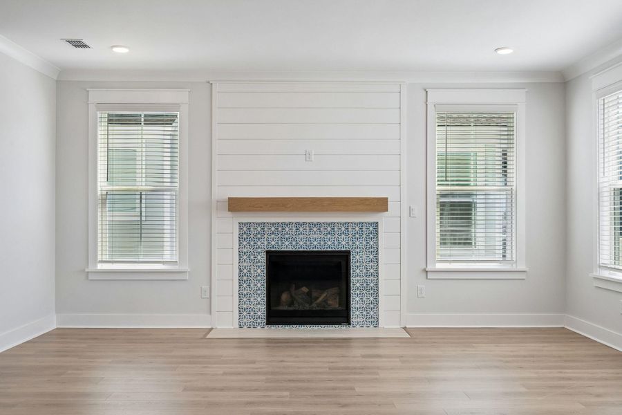 Spacious, unfurnished interior of a new home in Liberty Hill Farm, Mount Pleasant (Image 28).