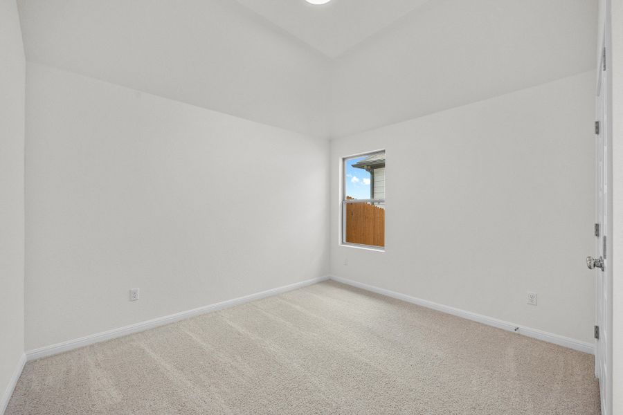 Spacious, unfurnished interior of a new home in Trinity Ranch, Elgin (Image 26).