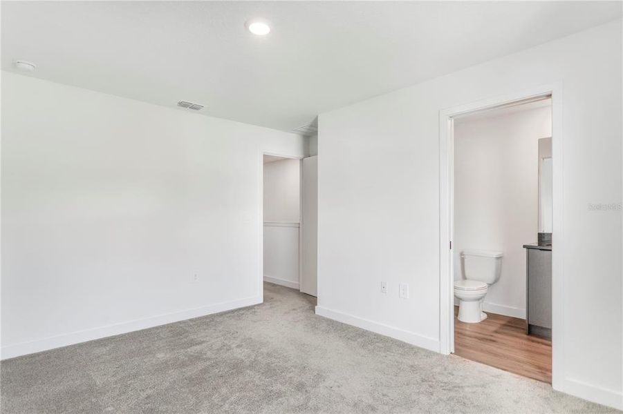 Spacious, unfurnished interior of a new home in , Kissimmee (Image 18).