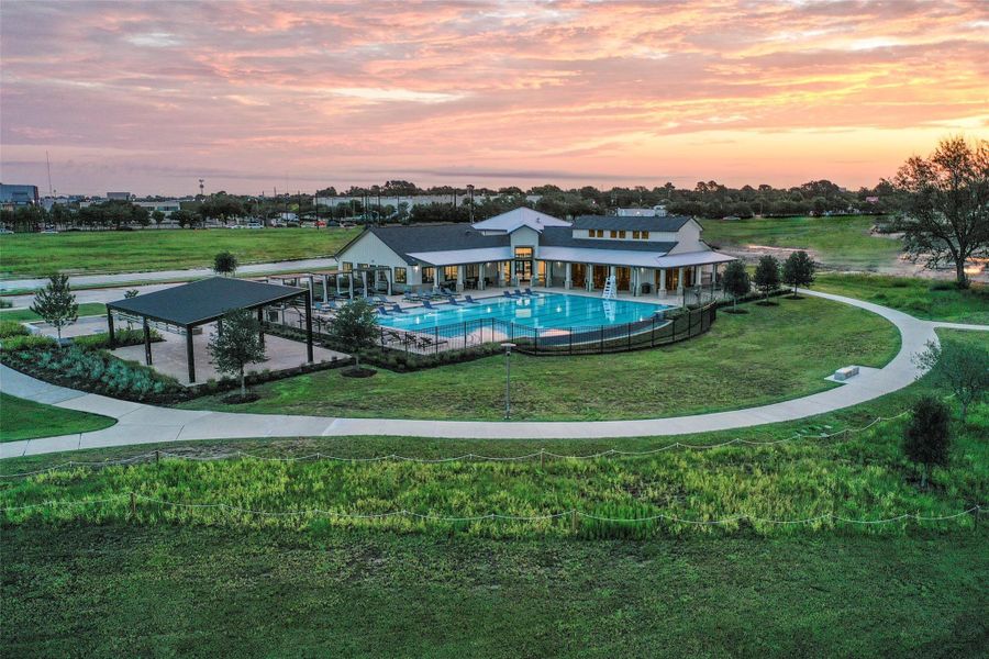 GORGEOUS community pool and paths for walking/jogging! GORGEOUS community pool and paths for walking/jogging!