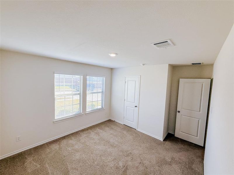 Spacious, unfurnished interior of a new home in Stonehaven, Caddo Mills (Image 17).