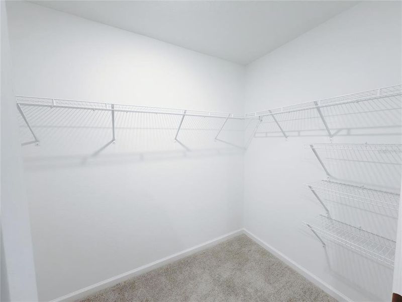 Spacious, unfurnished interior of a new home in , Ocala (Image 10).