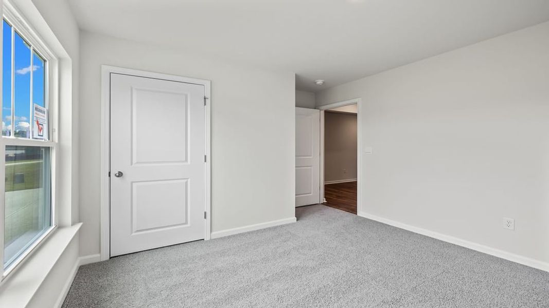 Spacious, unfurnished interior of a new home in Hunters Ridge, Woodruff (Image 17).