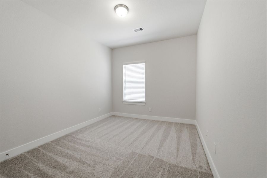 Spacious, unfurnished interior of a new home in Bay Creek, Baytown (Image 49).