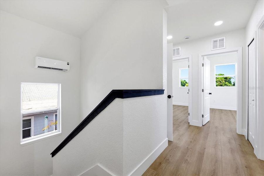 Spacious, unfurnished interior of a new home in , St. Petersburg (Image 38).