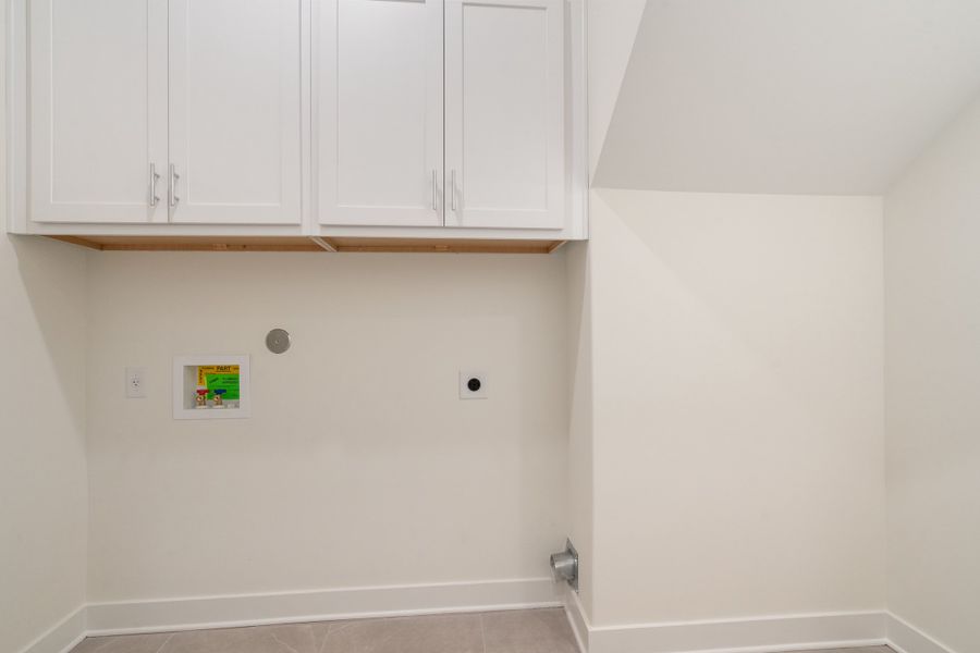 Spacious, unfurnished interior of a new home in Myers Park, Arlington (Image 27).