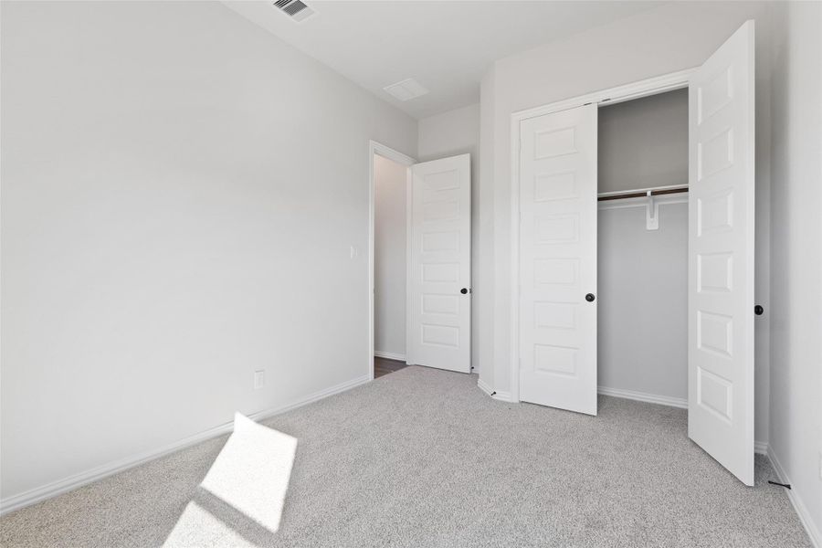 Spacious, unfurnished interior of a new home in Oakwood Estates, Waller (Image 14).