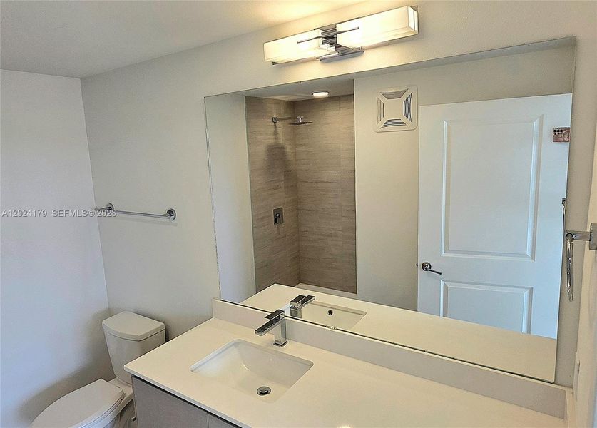 Furnished interior view inside a new home in , Orlando (Image 11).