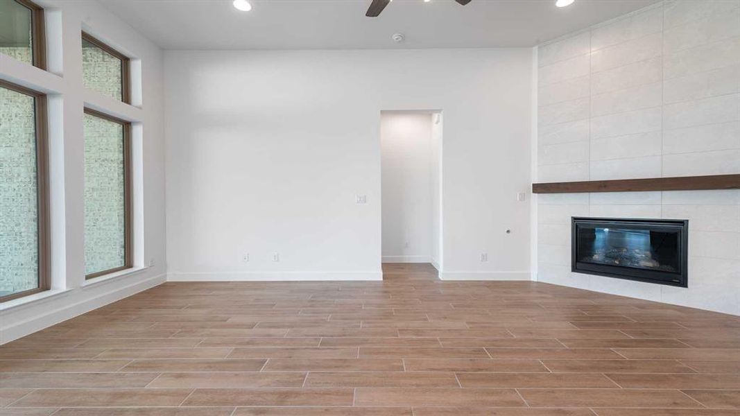 Spacious, unfurnished interior of a new home in The Heights At Uptown Celina 50', Celina (Image 17).