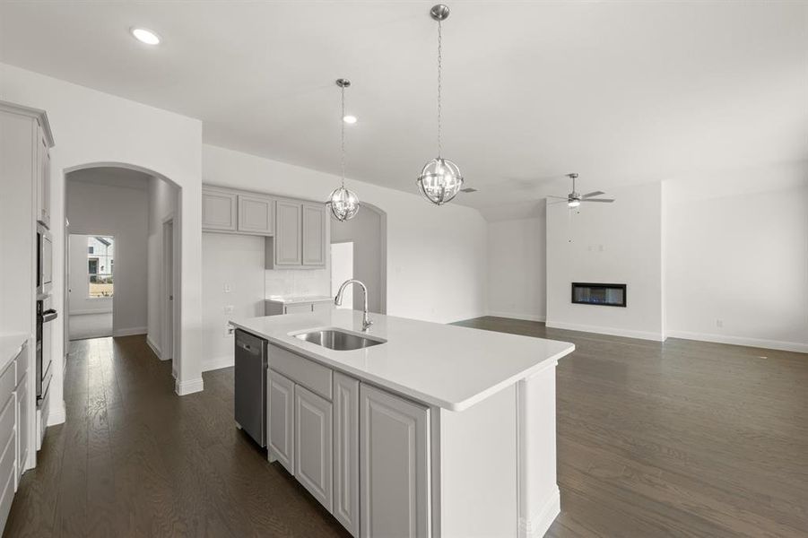 904 Meadowview- Kitchen-4 904 Meadowview- Kitchen-4