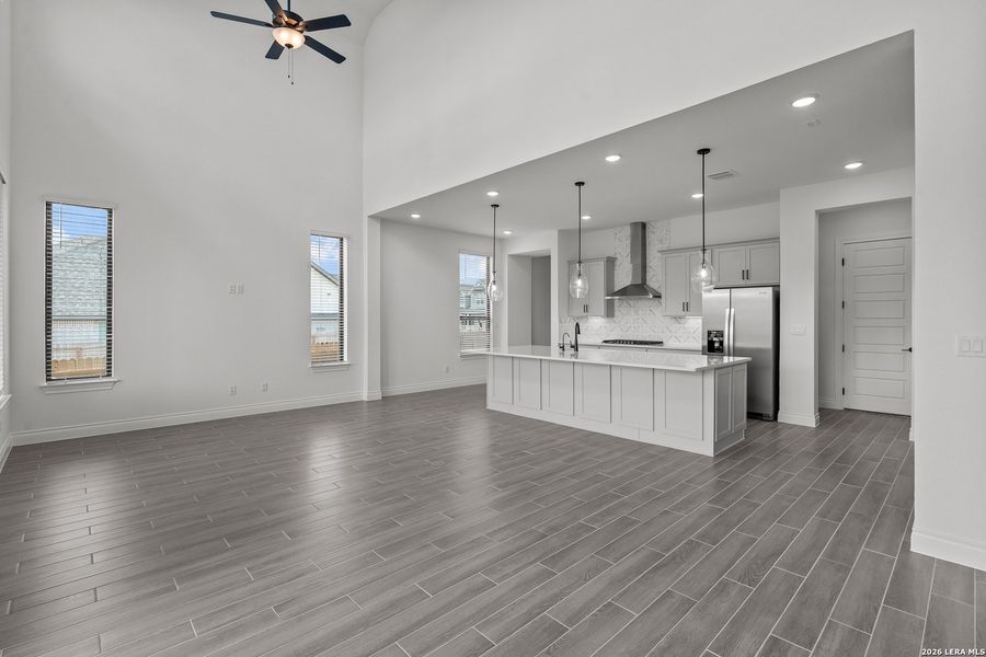 Spacious, unfurnished interior of a new home in Bison Ridge, San Antonio (Image 20).