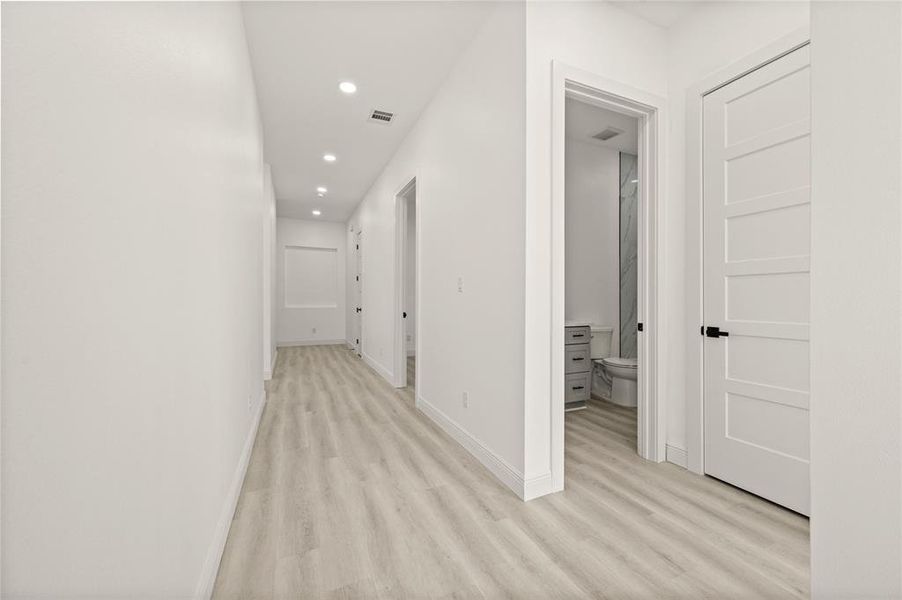 Spacious, unfurnished interior of a new home in , Dallas (Image 14).