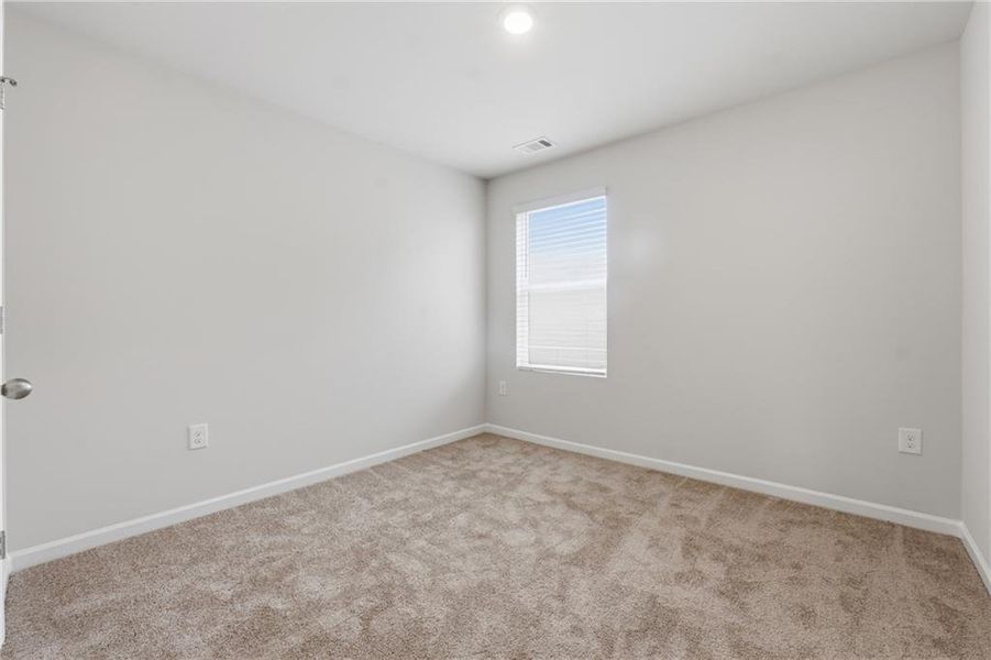 Spacious, unfurnished interior of a new home in Moss Creek, Hogansville (Image 24).