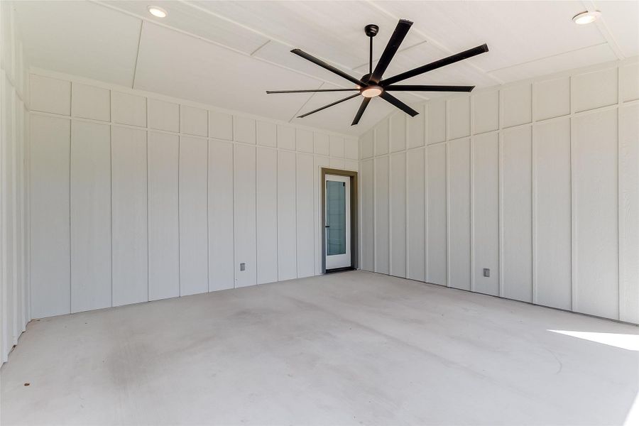 Spacious, unfurnished interior of a new home in , Marble Falls (Image 18).