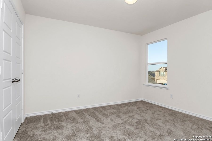 Spacious, unfurnished interior of a new home in Spanish Trails, San Antonio (Image 13).