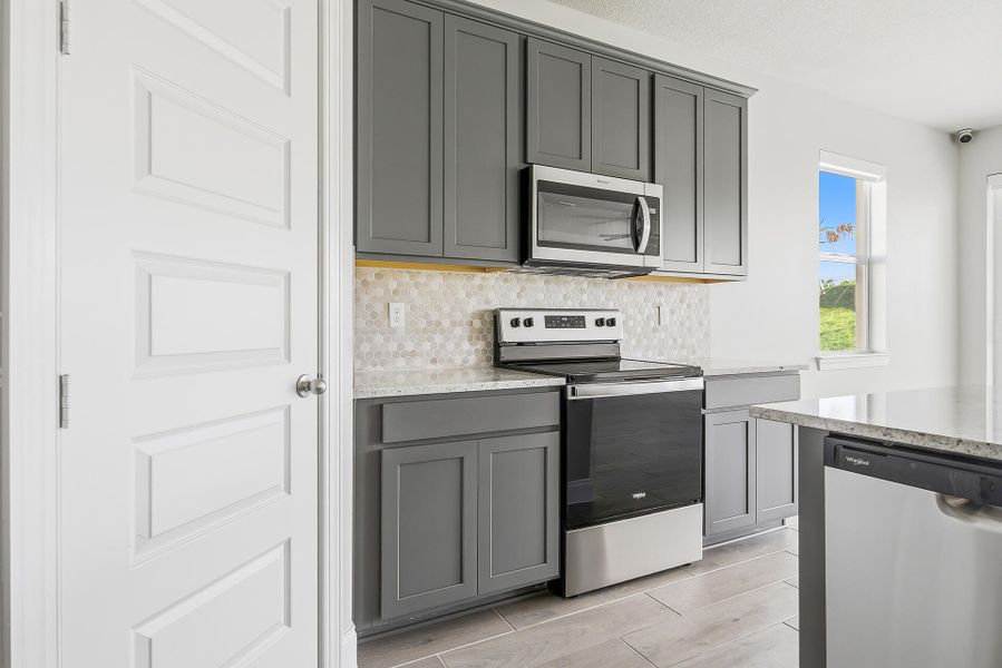 8558-DAHLIA-CIR-34986-008