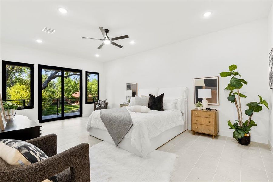 Furnished interior view inside a new home in , Dallas (Image 15).