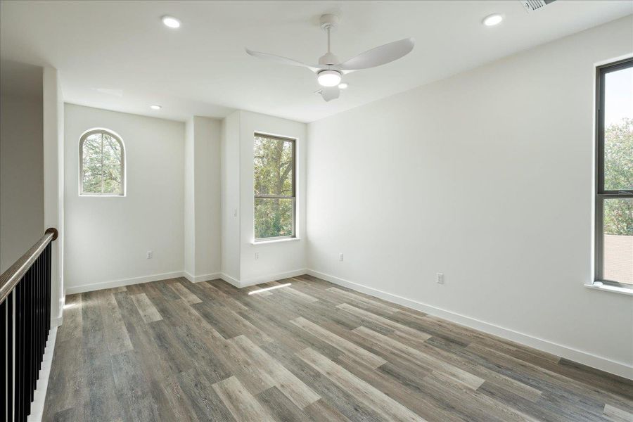 Spacious, unfurnished interior of a new home in , Smithville (Image 19).