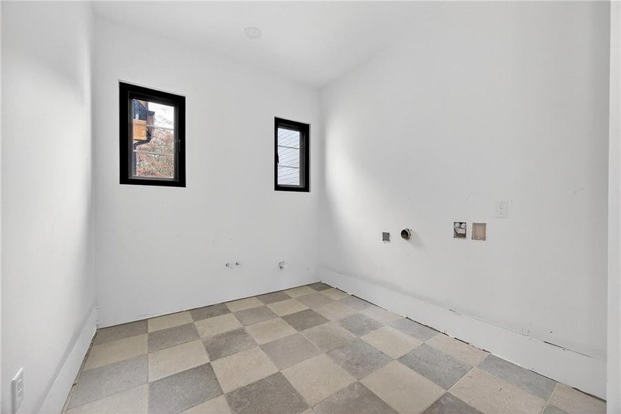 Spacious, unfurnished interior of a new home in , Alpharetta (Image 21).