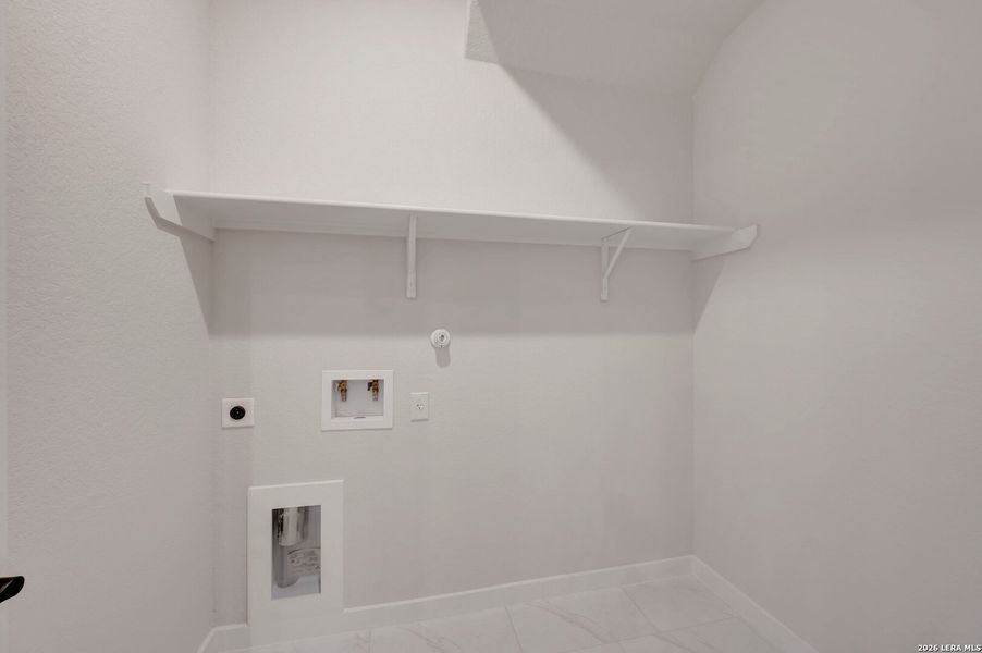 Spacious, unfurnished interior of a new home in , New Braunfels (Image 14).