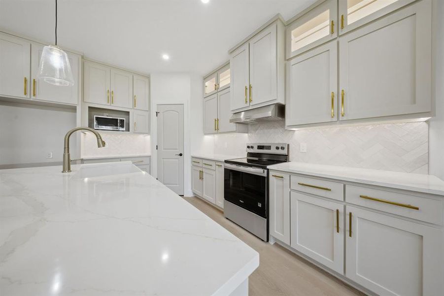 Furnished interior view inside a new home in , Seagoville (Image 5).