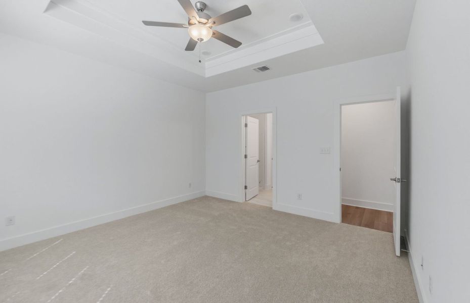 Spacious, unfurnished interior of a new home in Saddleback at Santa Rita Ranch, Liberty Hill (Image 14).