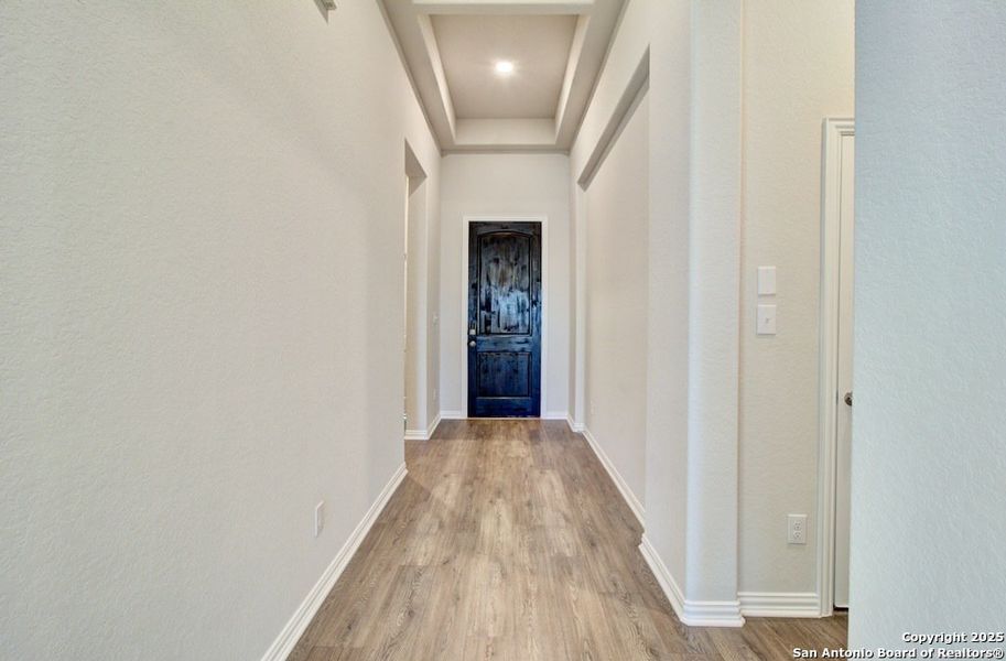 Spacious, unfurnished interior of a new home in Meyer Ranch – Premier, New Braunfels (Image 12). Spacious, unfurnished interior of a new home in Meyer Ranch – Premier, New Braunfels (Image 12).