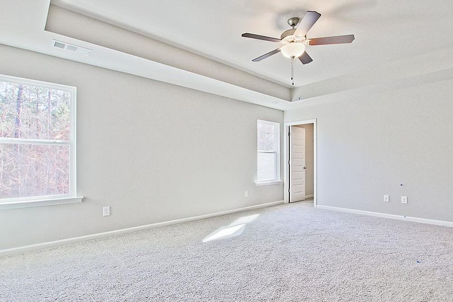 Spacious, unfurnished interior of a new home in , Crawford (Image 19).