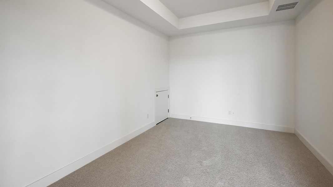 Spacious, unfurnished interior of a new home in 6 Creeks, Kyle (Image 11).