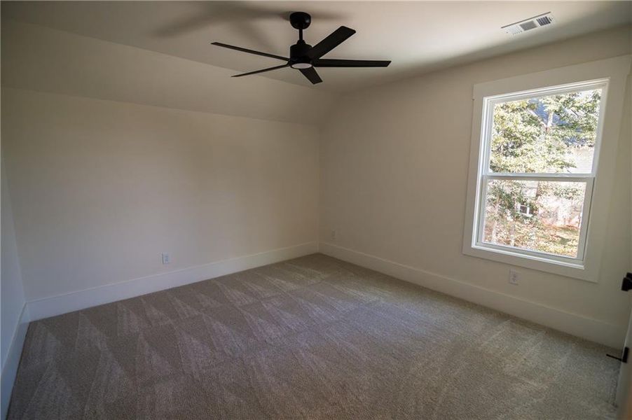 Spacious, unfurnished interior of a new home in , Clermont (Image 30).