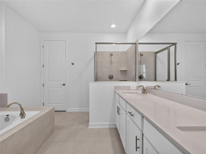Furnished interior view inside a new home in Dora Parc, Mount Dora (Image 4).