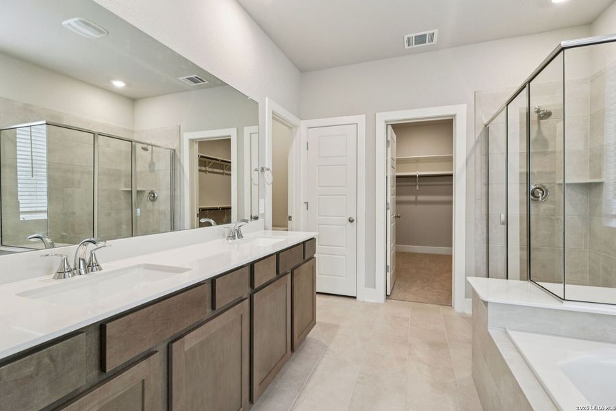 Furnished interior view inside a new home in Sagebrooke - Classic Series, San Antonio (Image 13).