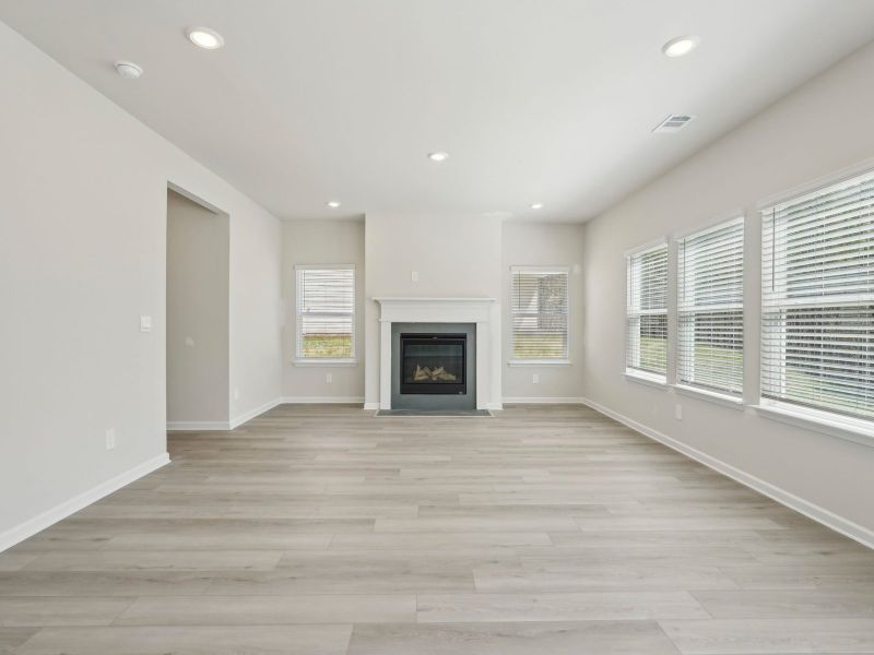 Spacious, unfurnished interior of a new home in Manning Mill, Adairsville (Image 15).