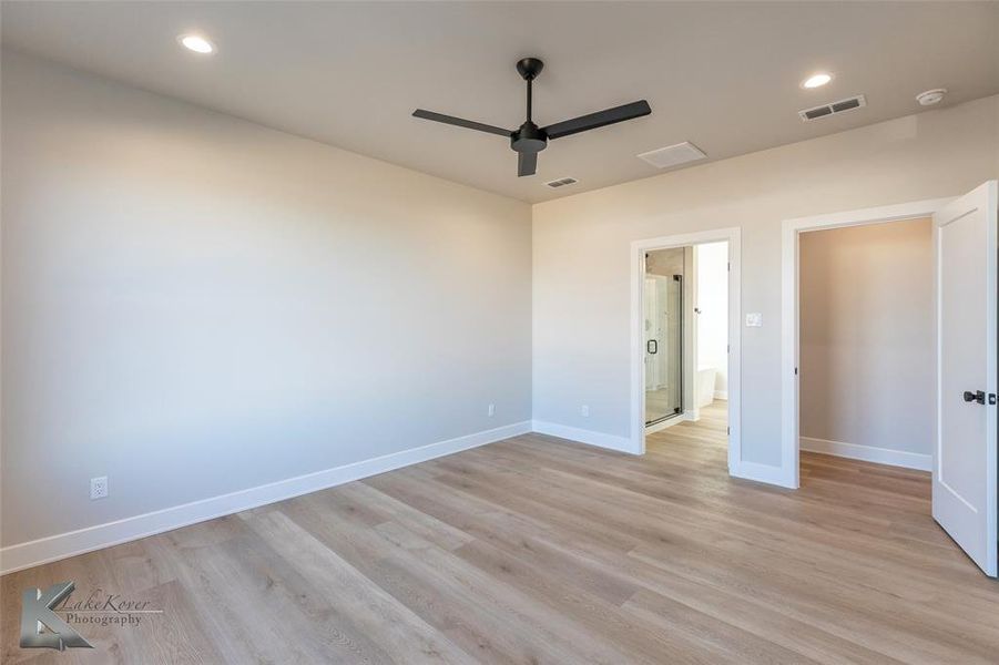 Spacious, unfurnished interior of a new home in , Abilene (Image 18).