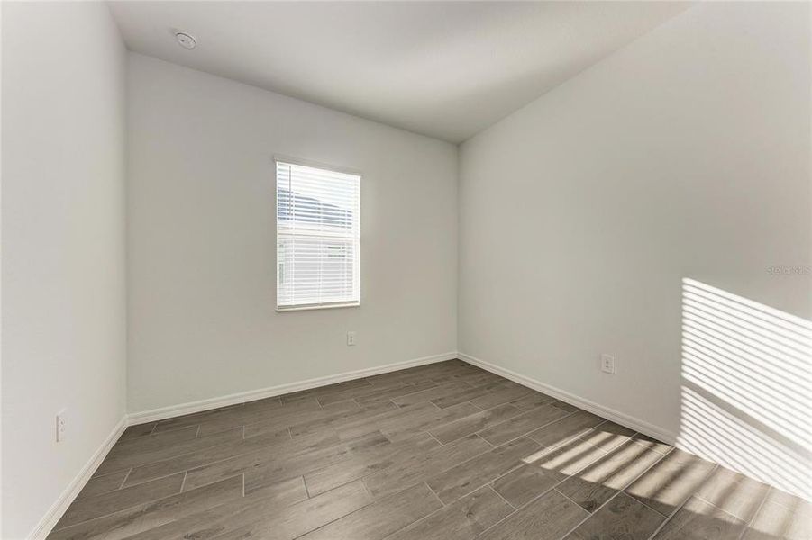 Spacious, unfurnished interior of a new home in Wellen Park Golf & Country Club: Executive Homes, Venice (Image 29).