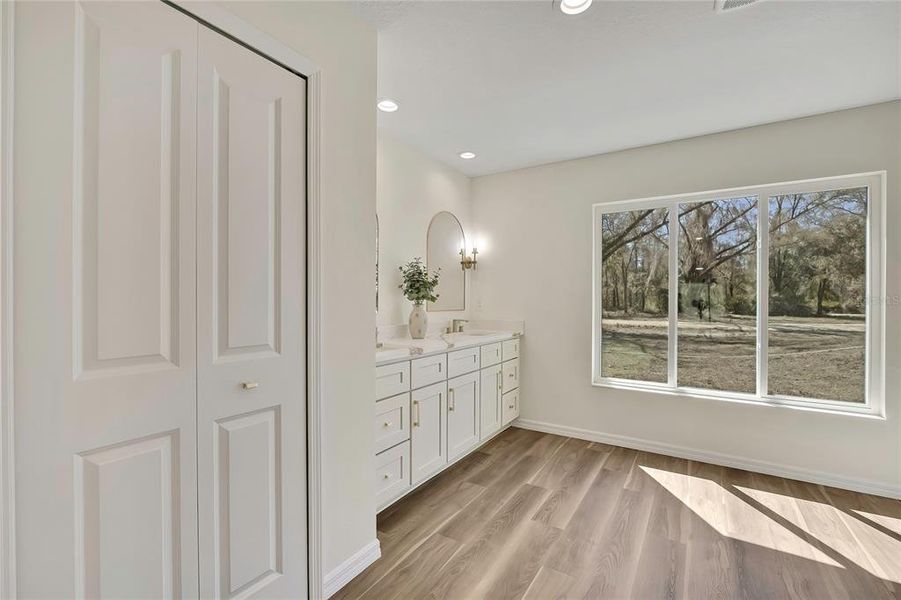Furnished interior view inside a new home in , Crystal River (Image 16).