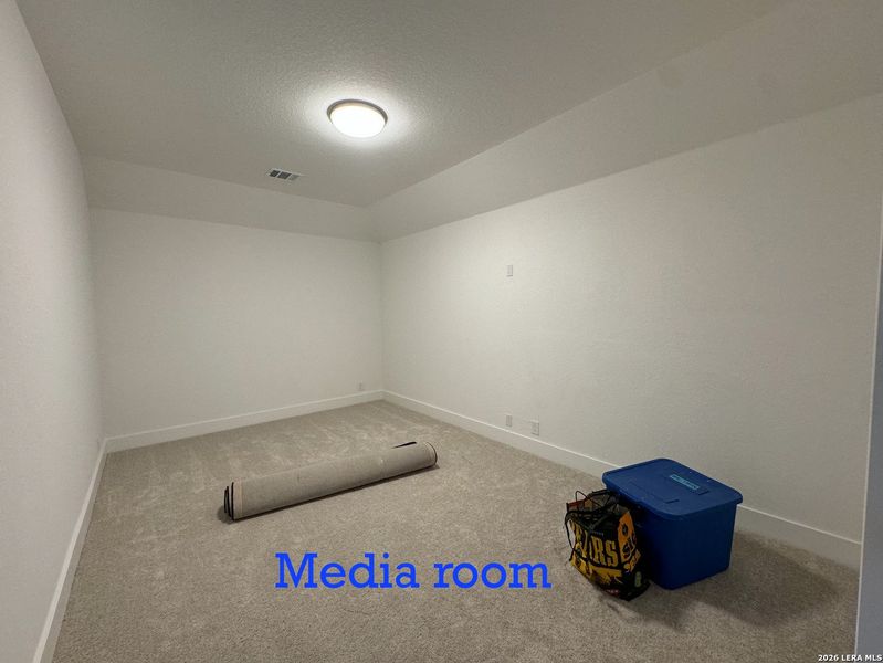 Spacious, unfurnished interior of a new home in Davis Ranch, San Antonio (Image 13).