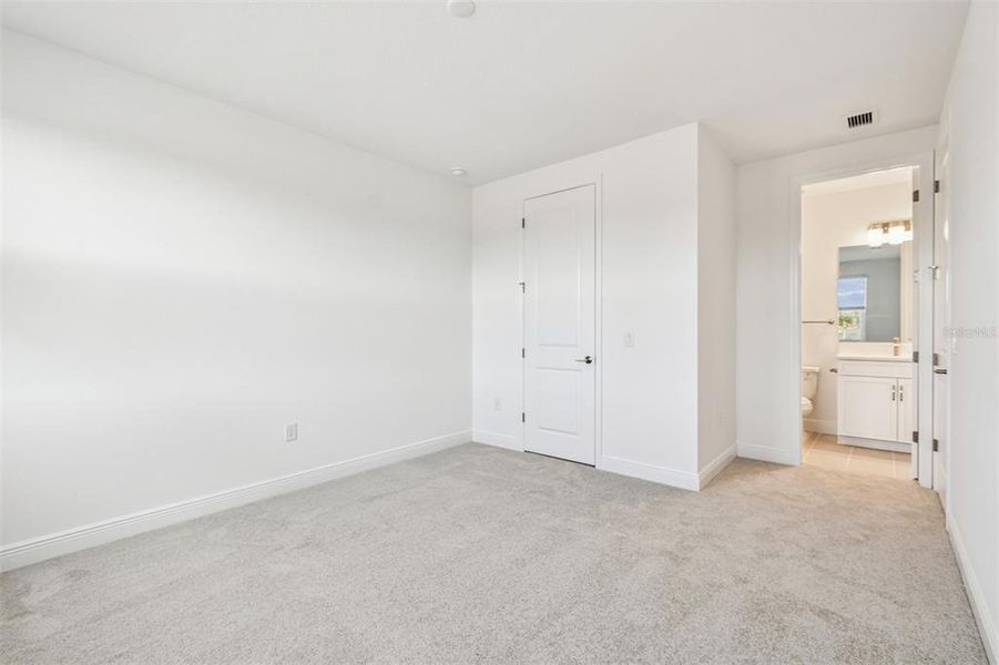 Spacious, unfurnished interior of a new home in Creeks Edge at Twin Rivers, Parrish (Image 34).