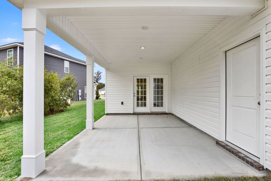 Aspen Plan Covered Back Porch - Outdoor Living & Garage Access