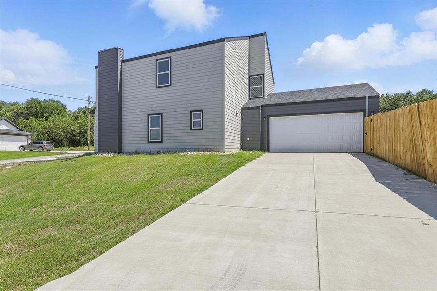 Front exterior of a new home in , Granbury, TX, highlighting curb appeal (Image 26).