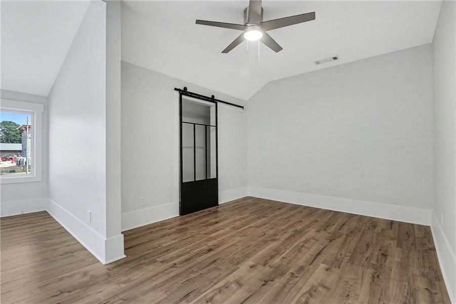 Spacious, unfurnished interior of a new home in , Lawrenceville (Image 36).