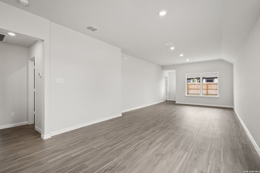 Spacious, unfurnished interior of a new home in Applewhite Meadows, San Antonio (Image 22).