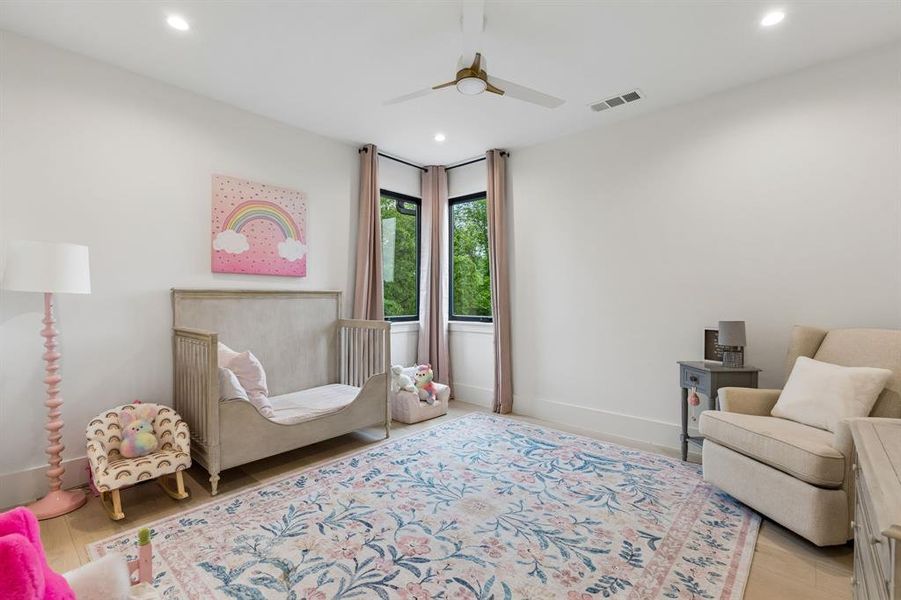 Furnished interior view inside a new home in , Colleyville (Image 11).