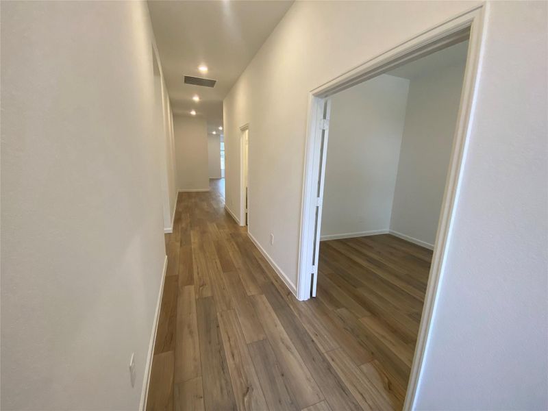 **Photos are a representation of the floor plan. This is not the actual homesite.**