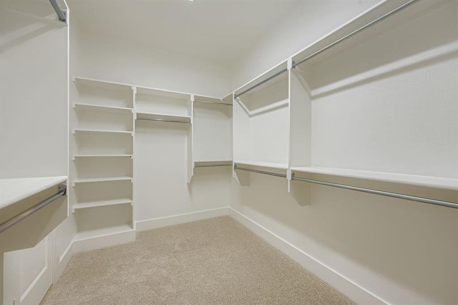 Spacious, unfurnished interior of a new home in Sweetgrass 50s, Haslet (Image 27).