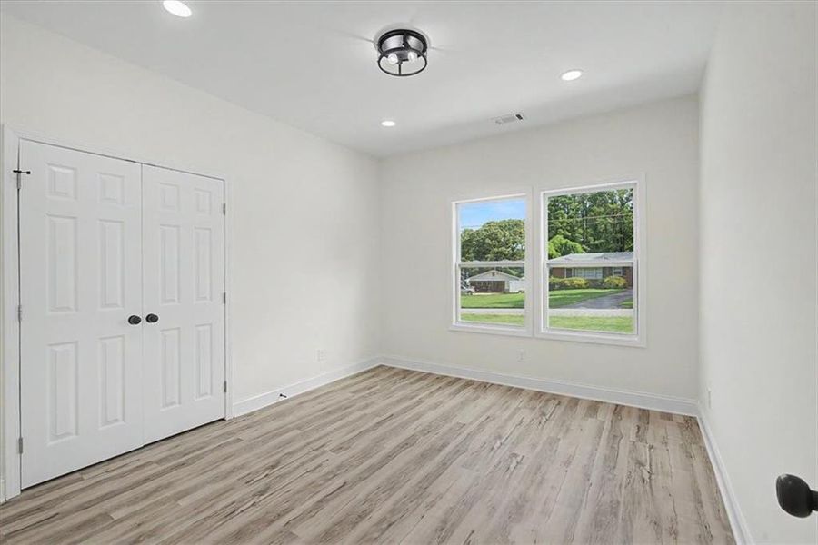 Spacious, unfurnished interior of a new home in , Forest Park (Image 28). Spacious, unfurnished interior of a new home in , Forest Park (Image 28).