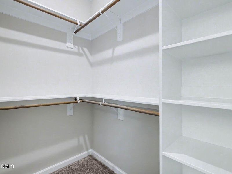 Walk in Closet 2 (1)